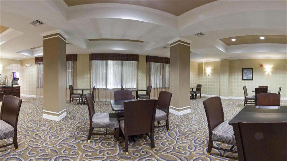 Holiday Inn Express - Andalusia By Ihg Dış mekan fotoğraf