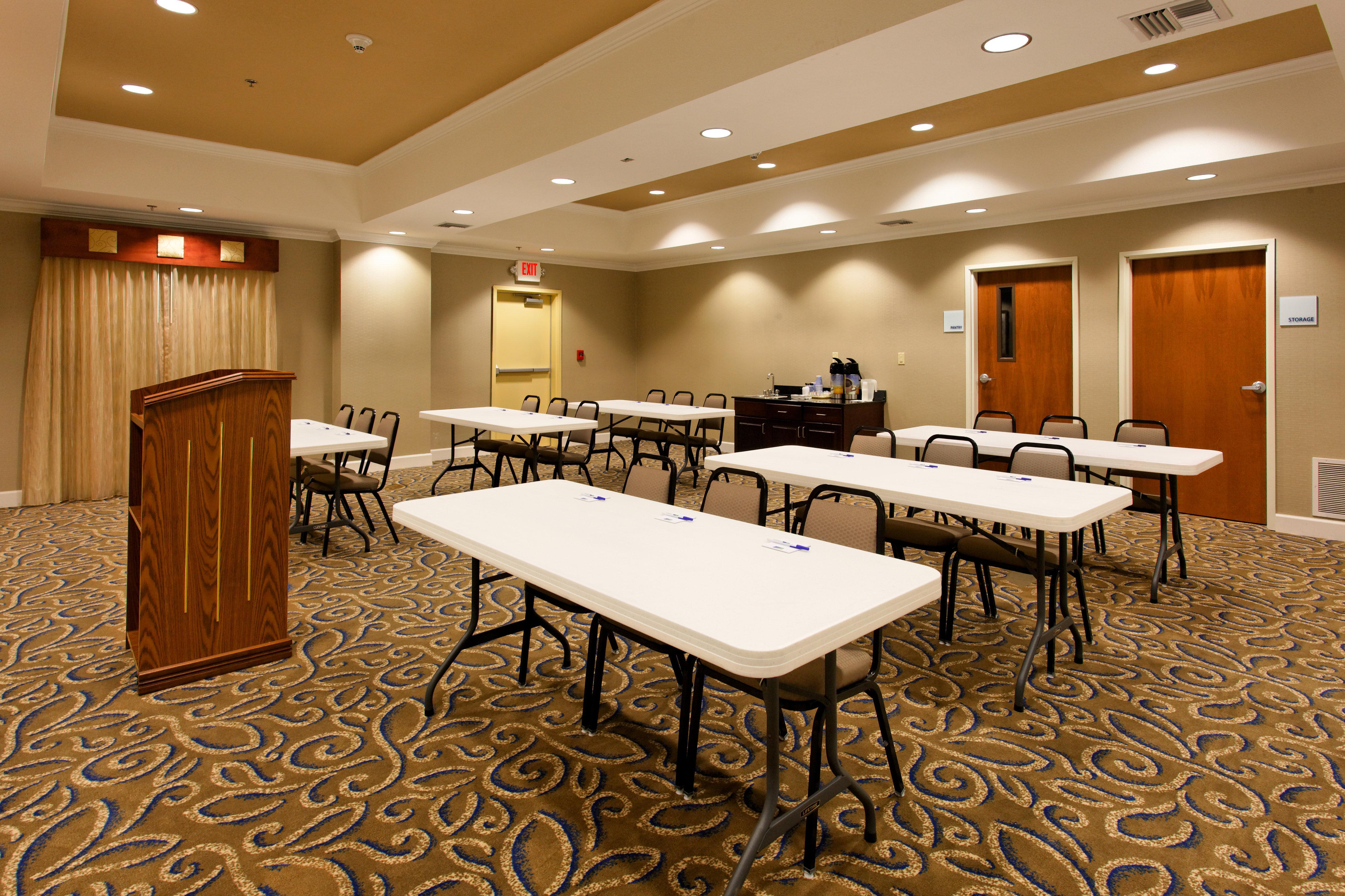 Holiday Inn Express - Andalusia By Ihg Dış mekan fotoğraf