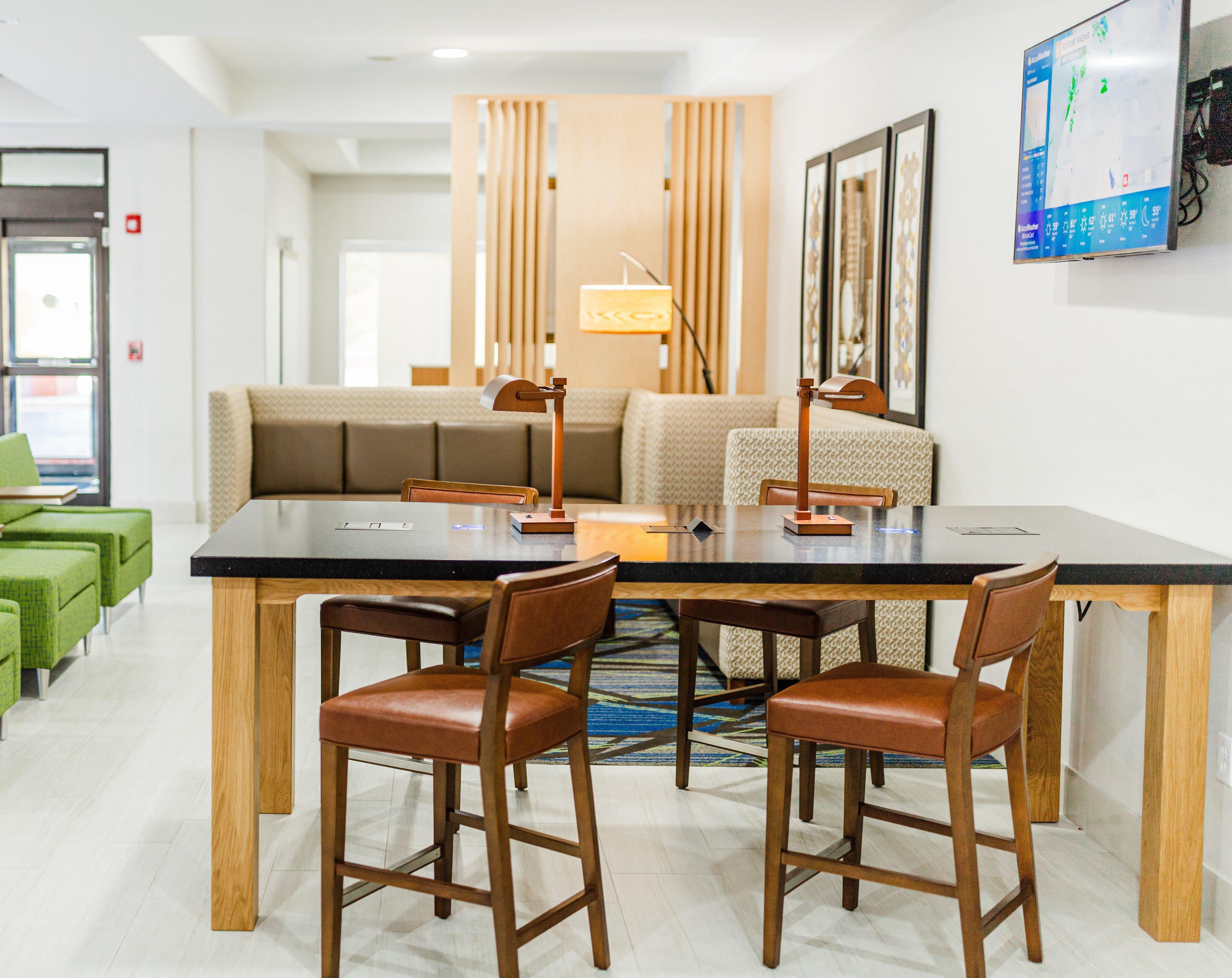 Holiday Inn Express - Andalusia By Ihg Dış mekan fotoğraf