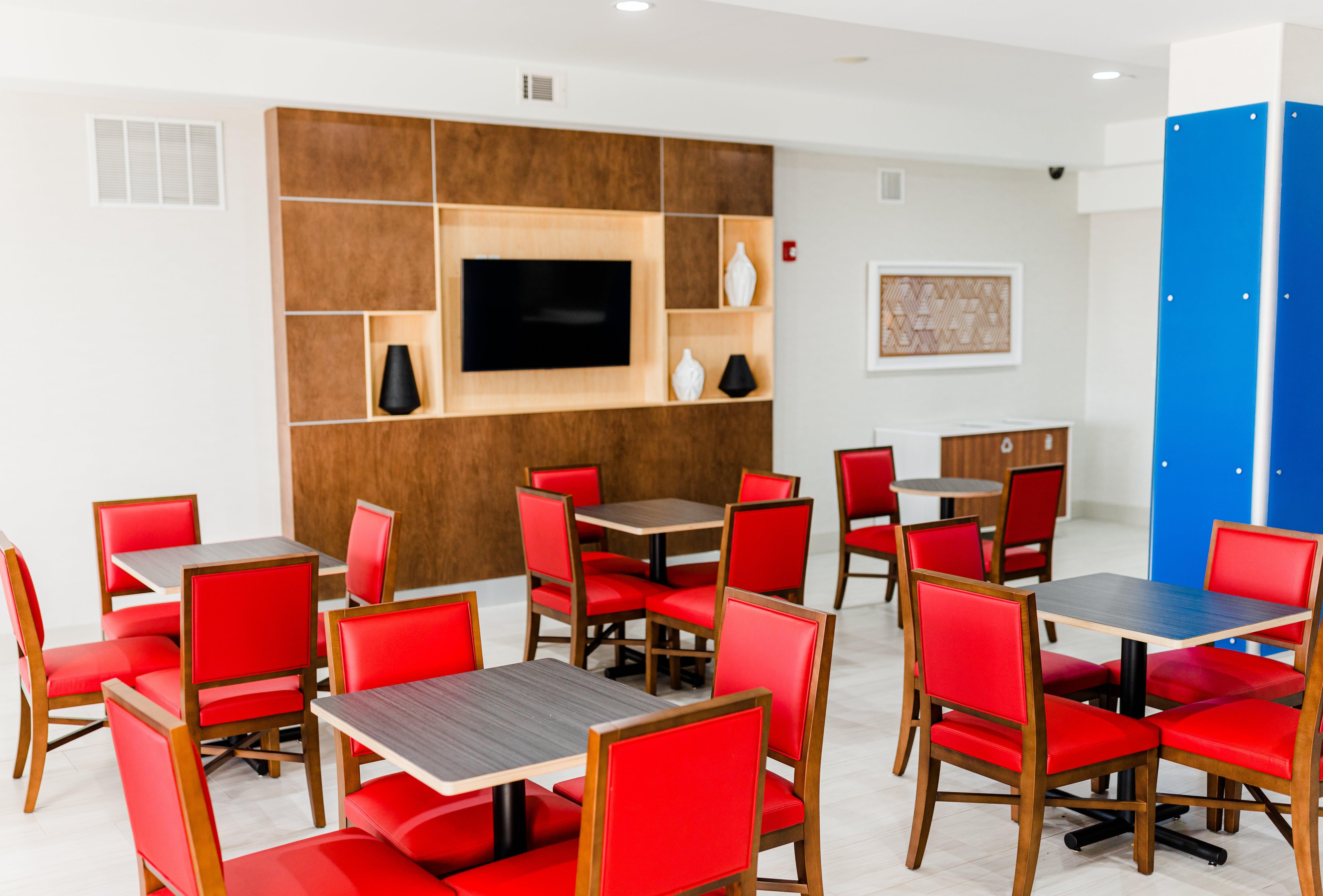 Holiday Inn Express - Andalusia By Ihg Dış mekan fotoğraf
