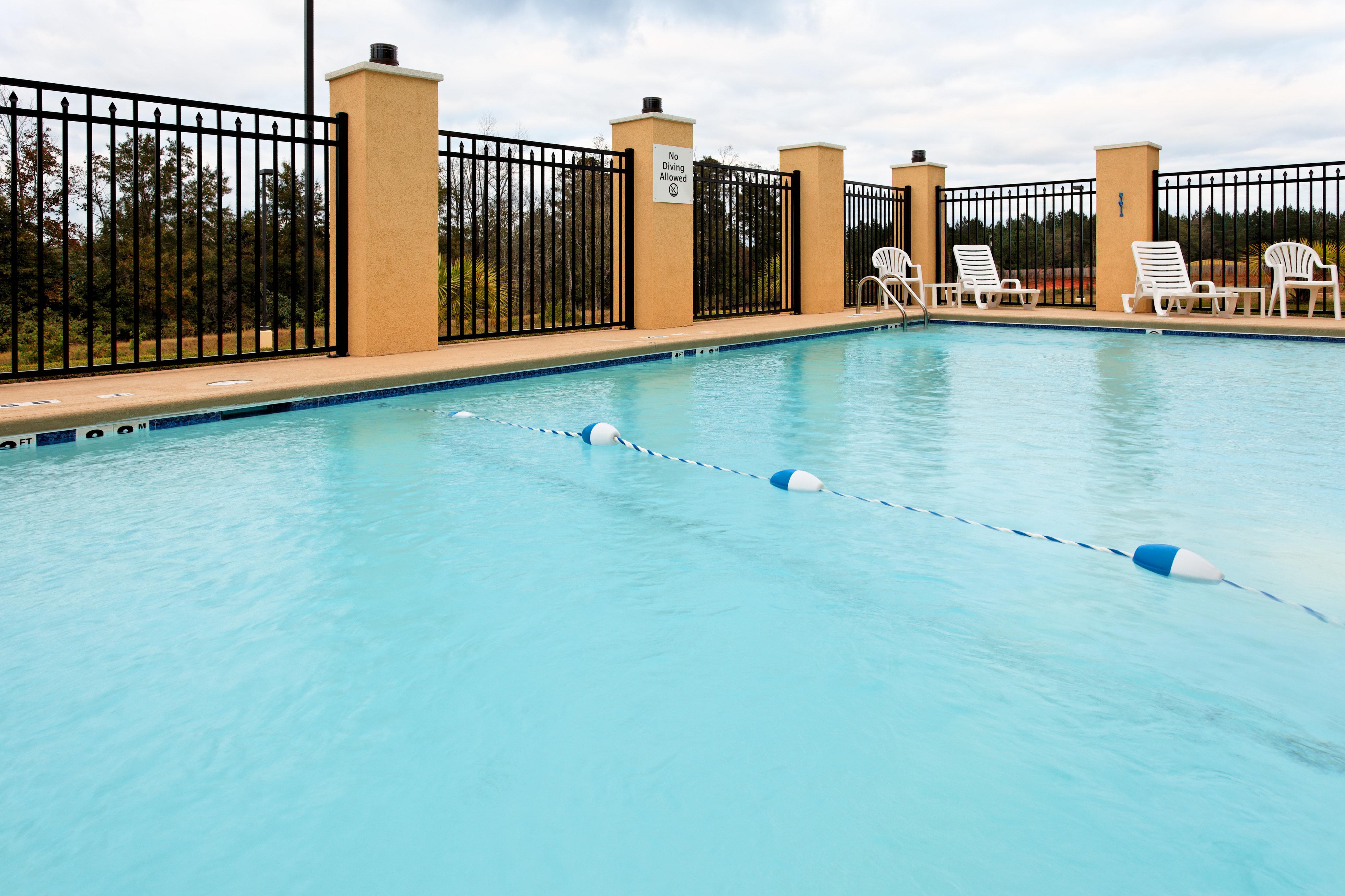 Holiday Inn Express - Andalusia By Ihg Dış mekan fotoğraf
