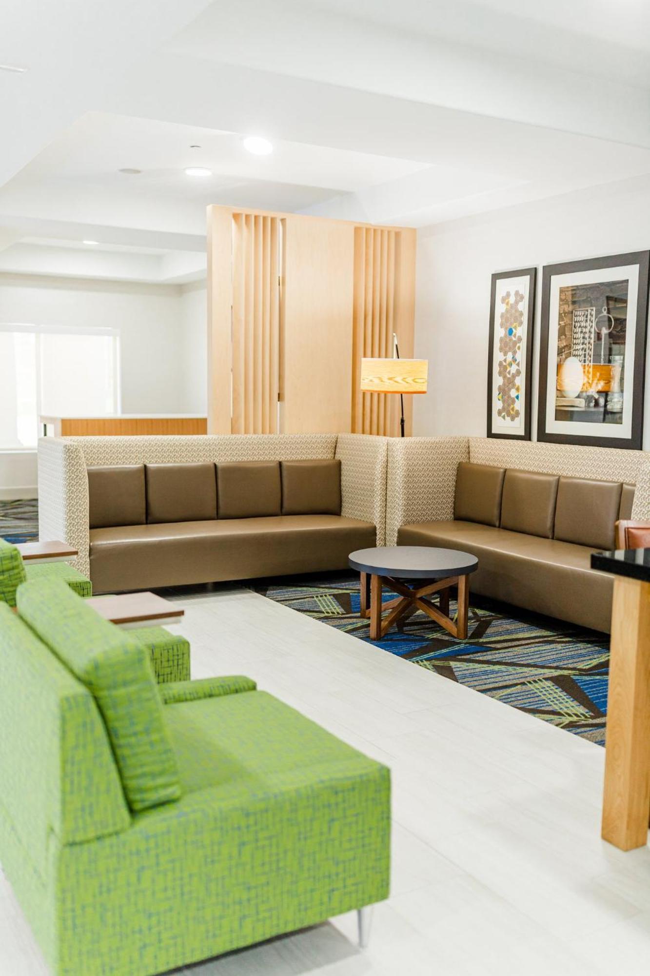 Holiday Inn Express - Andalusia By Ihg Dış mekan fotoğraf