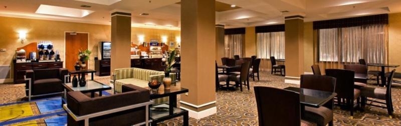 Holiday Inn Express - Andalusia By Ihg Dış mekan fotoğraf